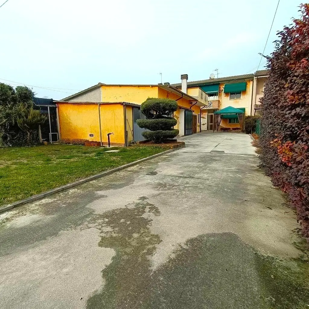 Immagine per Porzione di casa in vendita a Ceregnano via Giosuè Carducci