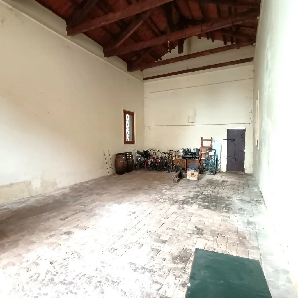 Immagine per Magazzino in vendita a Castelguglielmo via Roma