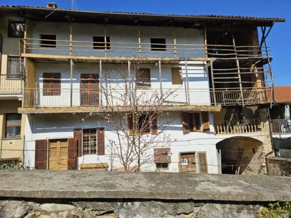 Casale via San Giuliano 8, Barbania