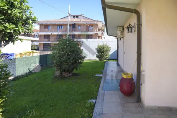 Villa Bifamiliare strada Barotto 2, Nole