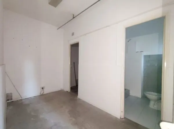 Magazzino via Passo Del Furlo 31, Roma