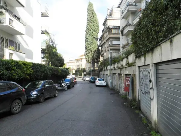 Magazzino via Passo Del Furlo 31, Roma