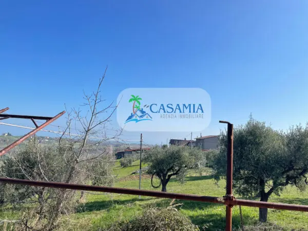 Villa Trifamiliare via Contrada Marezi 13, Massignano