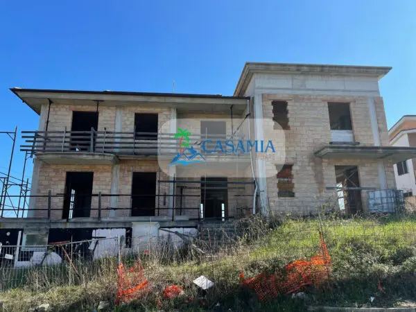 Villa Trifamiliare via Contrada Marezi 13, Massignano