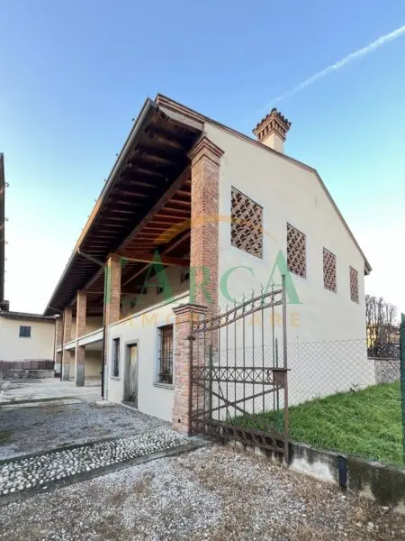 Villa piazza Indipendenza 14, Palazzolo Sull'Oglio
