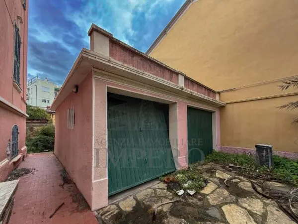Villa piazza Giuseppe Mazzini 11, Bordighera