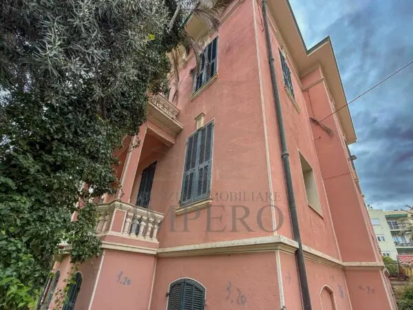 Villa piazza Giuseppe Mazzini 11, Bordighera