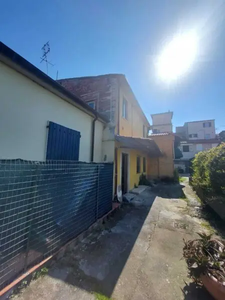 Terratetto piazza Gino Menconi 12, Carrara