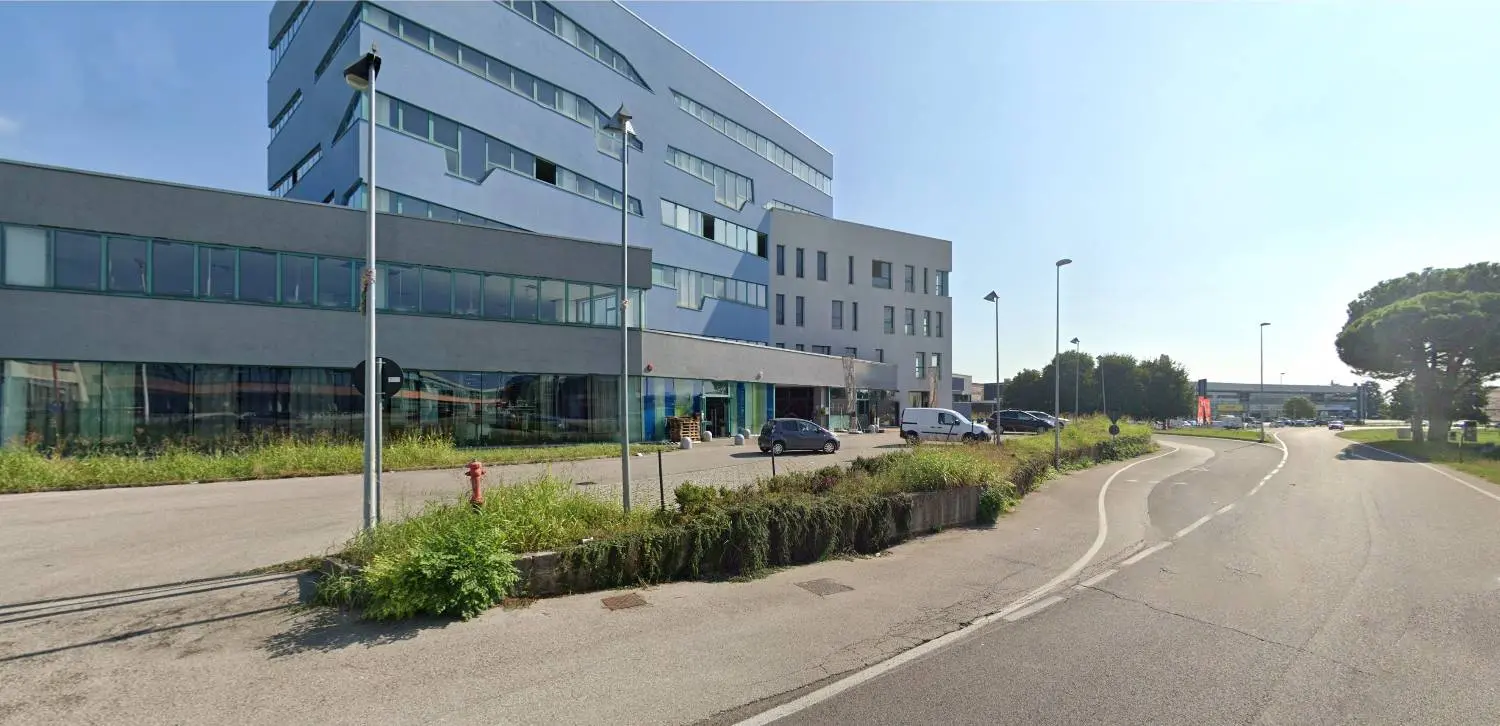 Immagine per Negozio in vendita a Thiene via Gombe