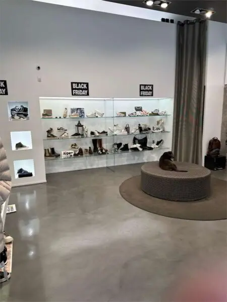 Negozio via Carlo Alberto 47, Torino