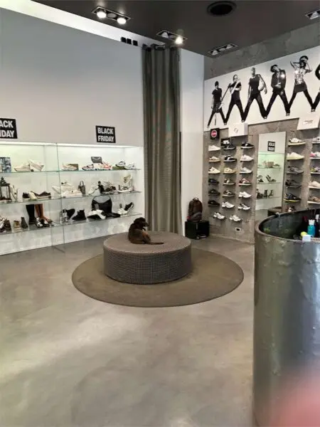 Negozio via Carlo Alberto 47, Torino