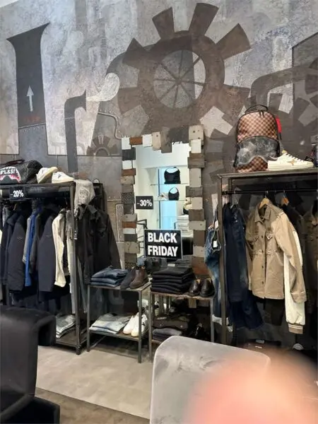 Negozio via Carlo Alberto 47, Torino