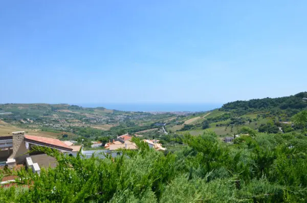 Villa Trifamiliare via Degli Olmi 9, Acquaviva Picena