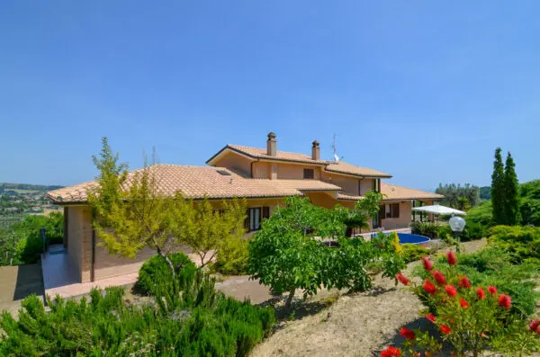 Villa Trifamiliare via Degli Olmi 9, Acquaviva Picena