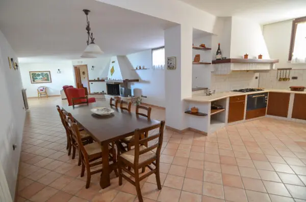 Villa Trifamiliare via Degli Olmi 9, Acquaviva Picena