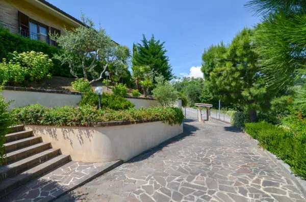 Villa Trifamiliare via Degli Olmi 9, Acquaviva Picena