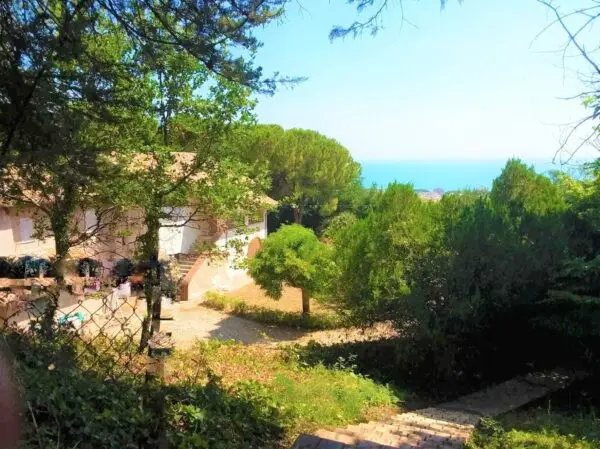 Villa Trifamiliare via Vascello, Tortoreto