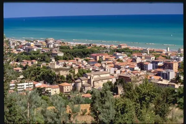 Albergo 48, Porto San Giorgio