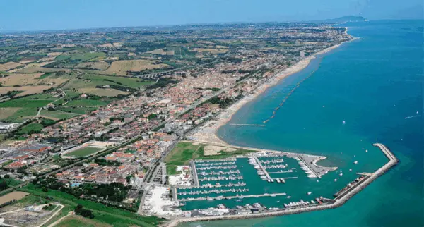 Albergo 48, Porto San Giorgio