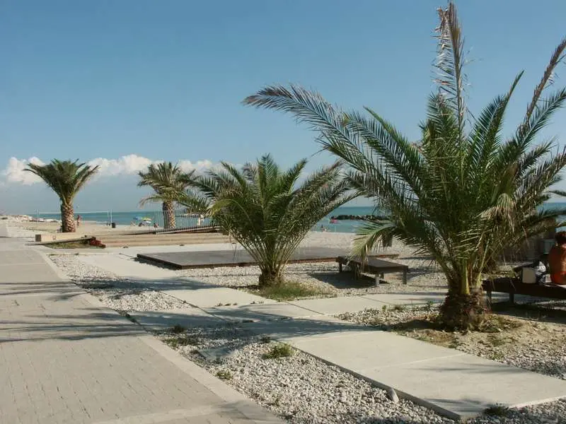 Immagine per Albergo in vendita a Altidona strada Statale 16 adriatica