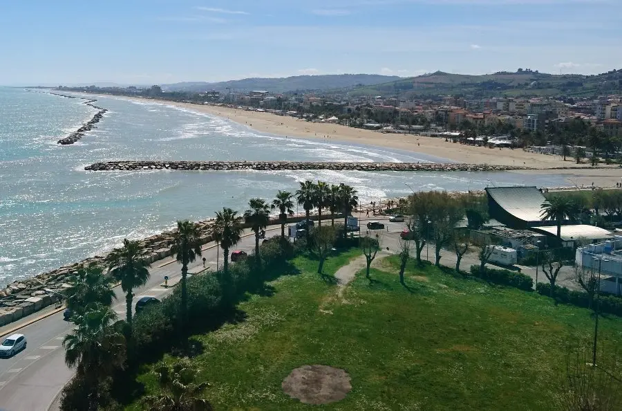 Immagine per Albergo in vendita a Altidona strada Statale 16 adriatica