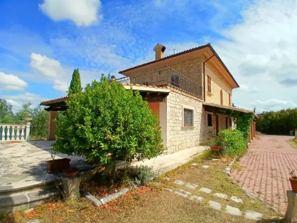 Villa Trifamiliare via Sp 1b, Ancarano