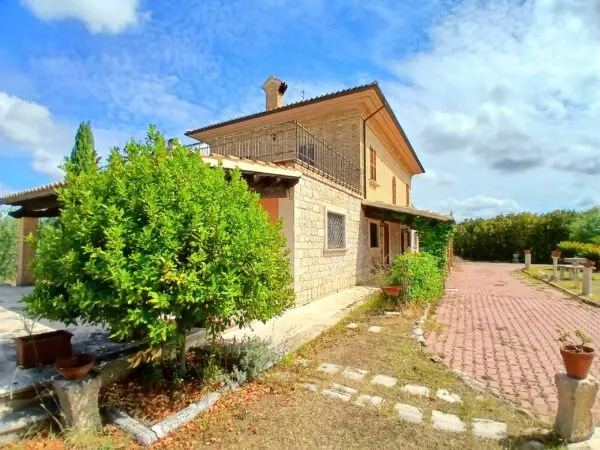 Villa Trifamiliare via Sp 1b, Ancarano