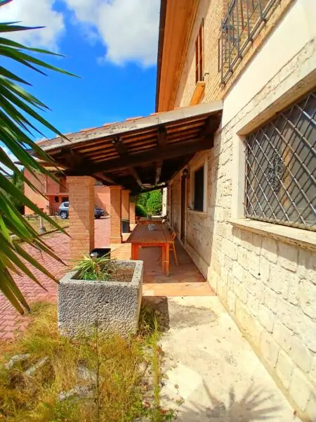 Villa Trifamiliare via Sp 1b, Ancarano