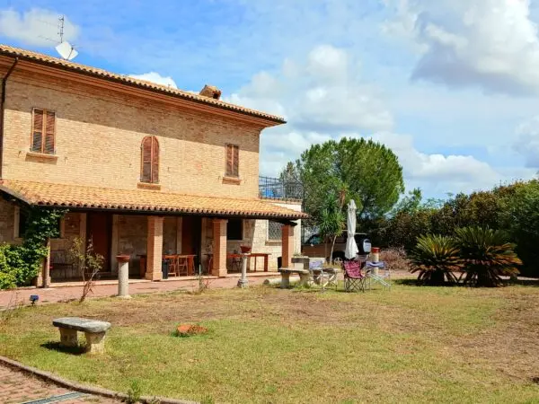 Villa Trifamiliare via Sp 1b, Ancarano