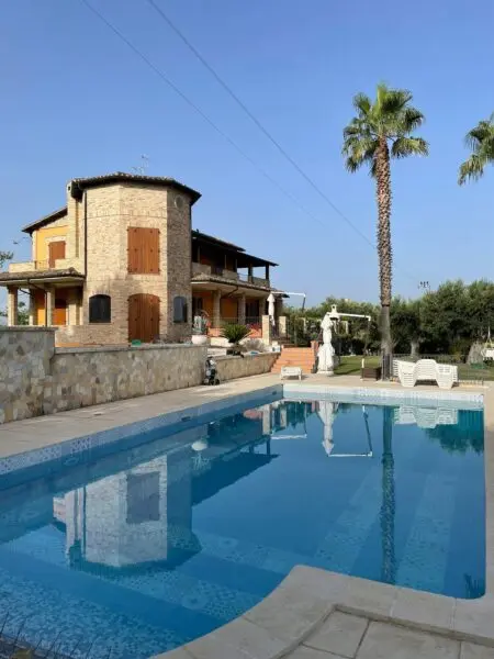 Villa Trifamiliare via Capo Le Coste, Morro D'Oro