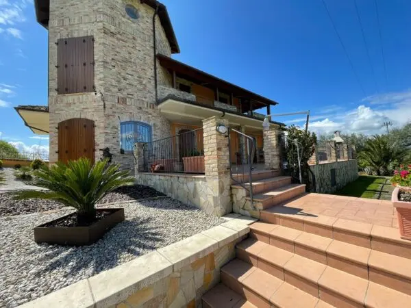Villa Trifamiliare via Capo Le Coste, Morro D'Oro