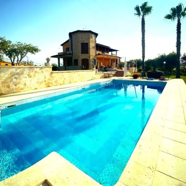 Villa Trifamiliare via Capo Le Coste, Morro D'Oro