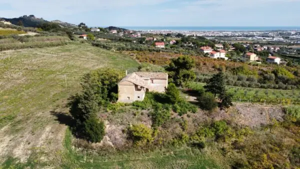 Villa Trifamiliare via Contrada Monterone, Monteprandone