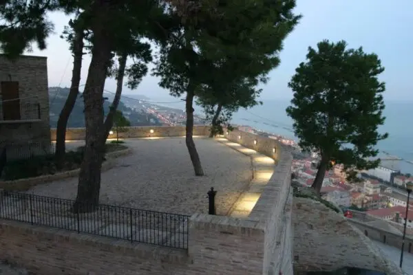 Immagine per Stabilimento Balneare in vendita a Cupra Marittima via Kennedy