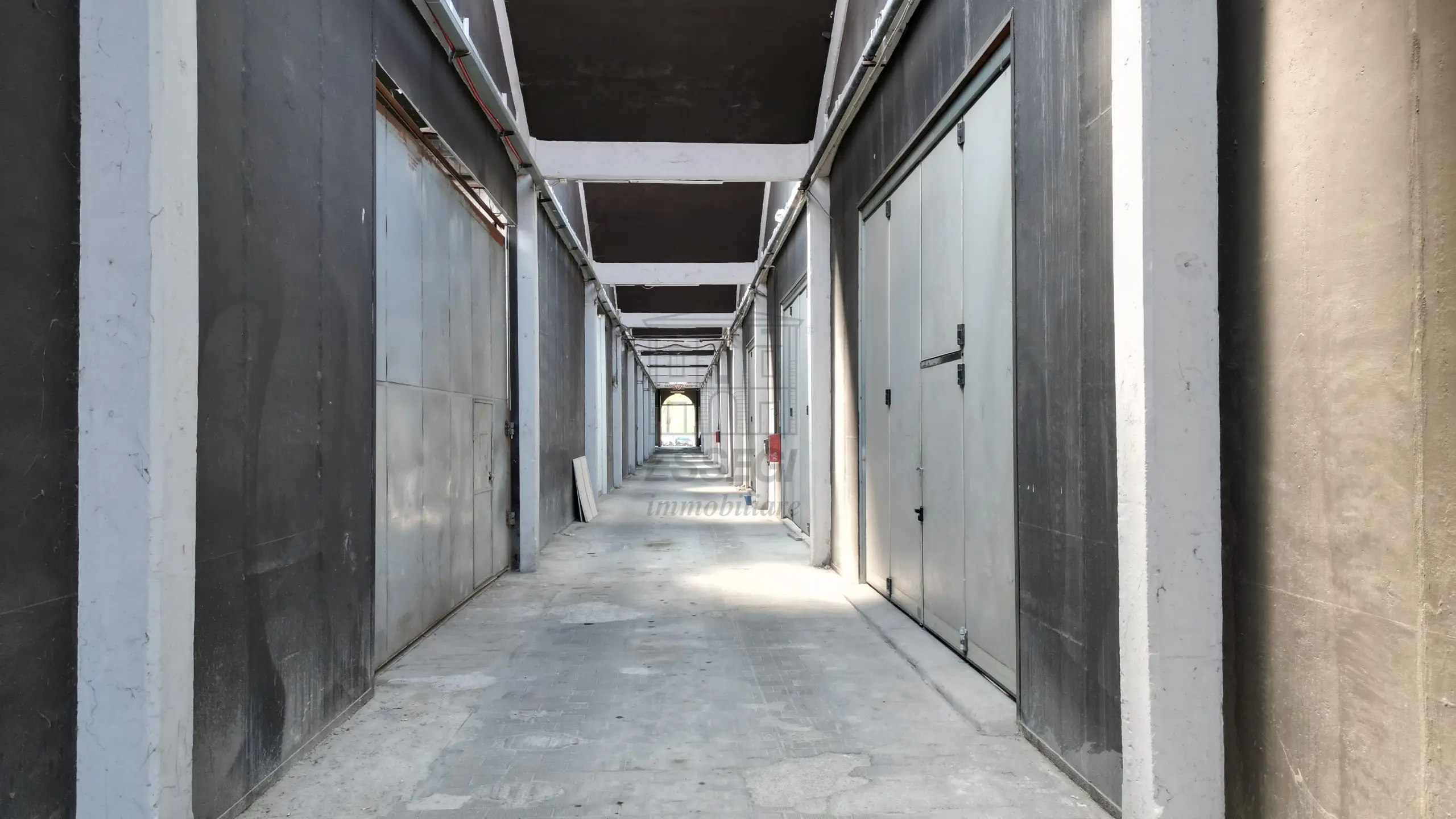 Immagine per Industriale in vendita a Lucca via Della Chiesa Di Saltocchio 171