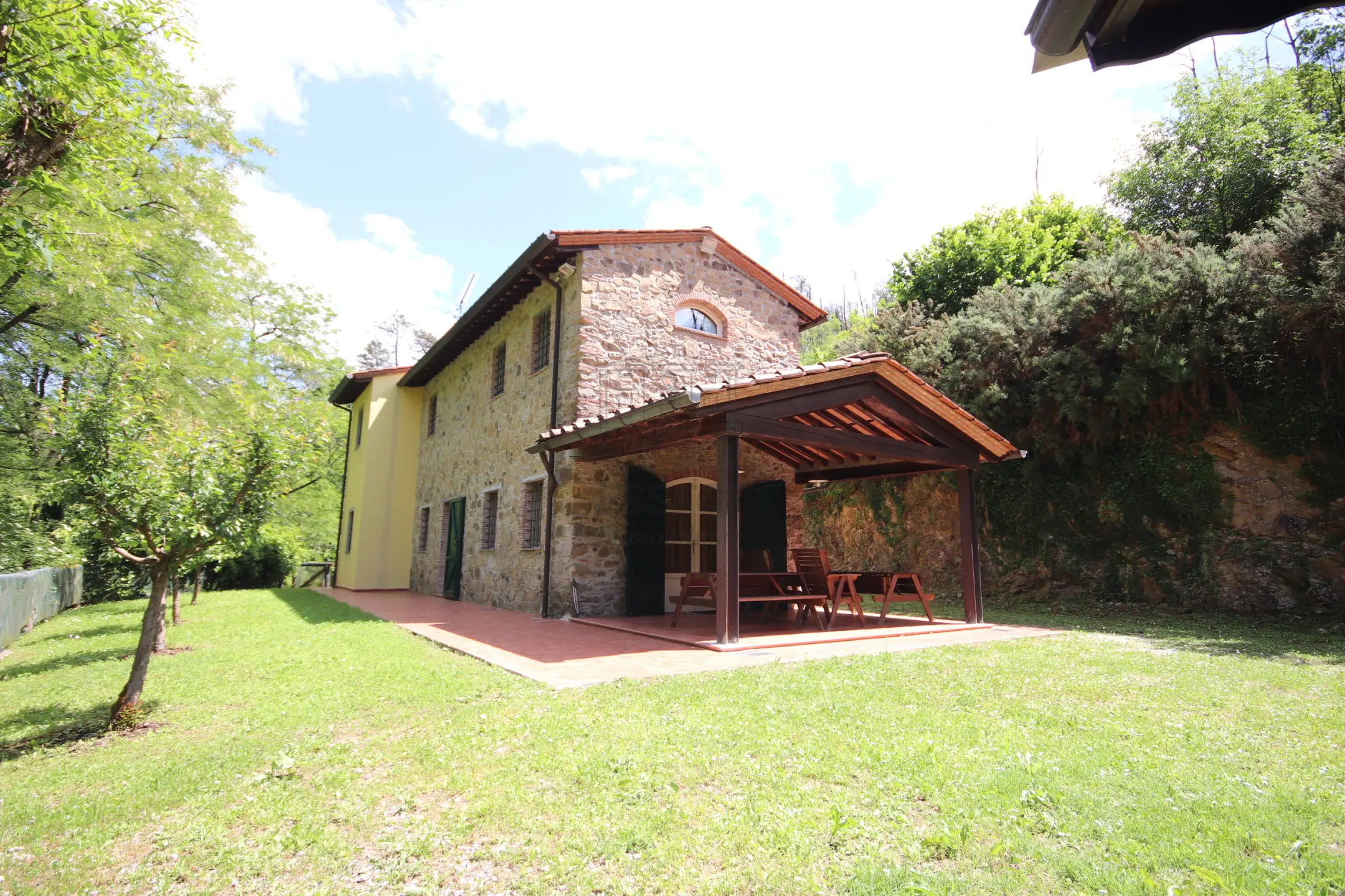 Immagine per Villa trifamiliare in vendita a Lucca via Pian Del Rio