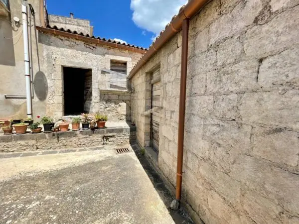 Casa Indipendente via Fiume Grande, Priolo Gargallo