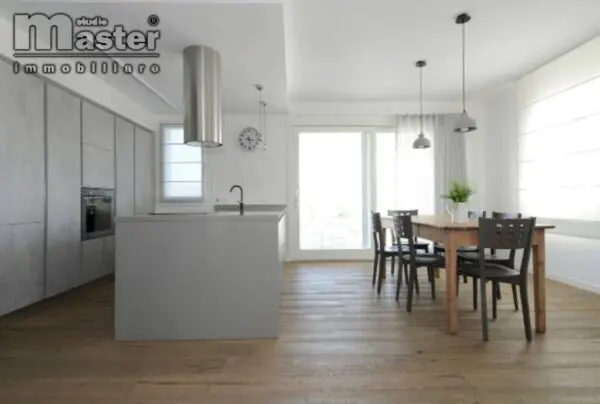 Casa Semindipendente via Treforni Paese Tv, Paese
