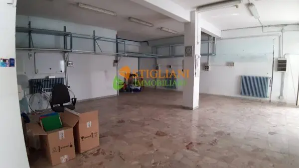 Locale Commerciale Trav. Via P. Di Piemonte, Campobasso