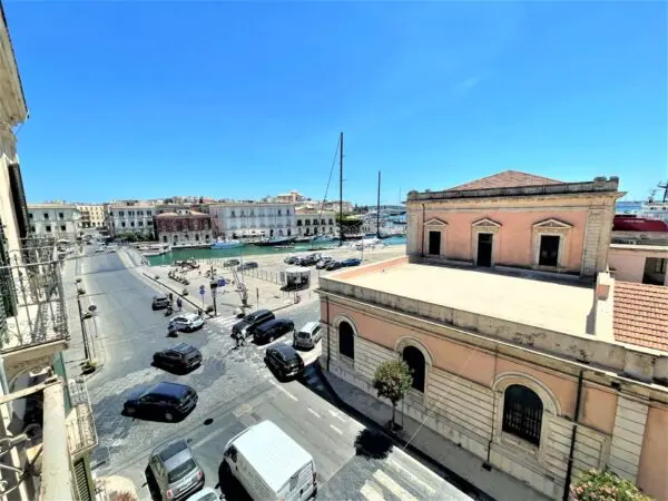 Appartamento via Malta, Siracusa