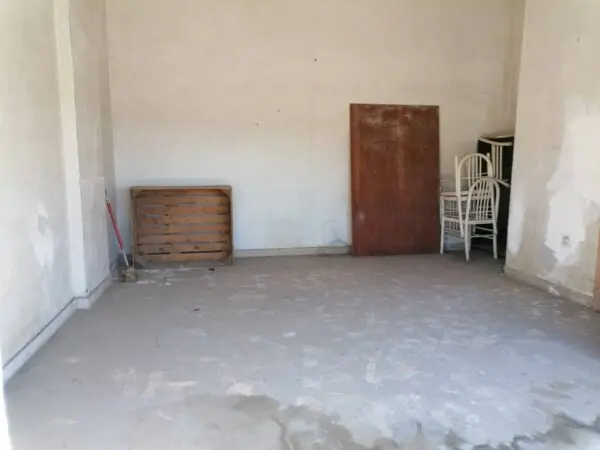 Locale Commerciale via Alcide De Gasperi 171, Canosa Di Puglia