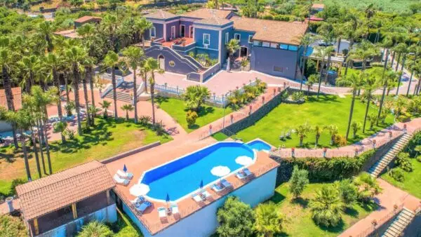 Villa strada Provinciale, Santa Venerina
