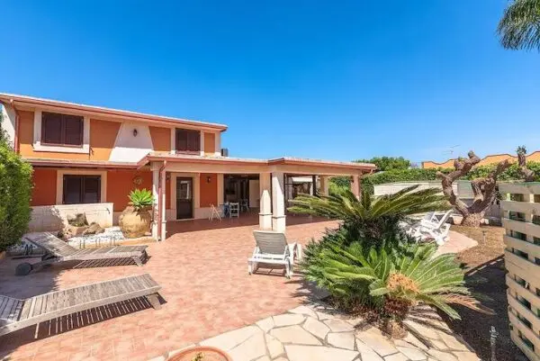 Villa via Traversa Ognina, Siracusa