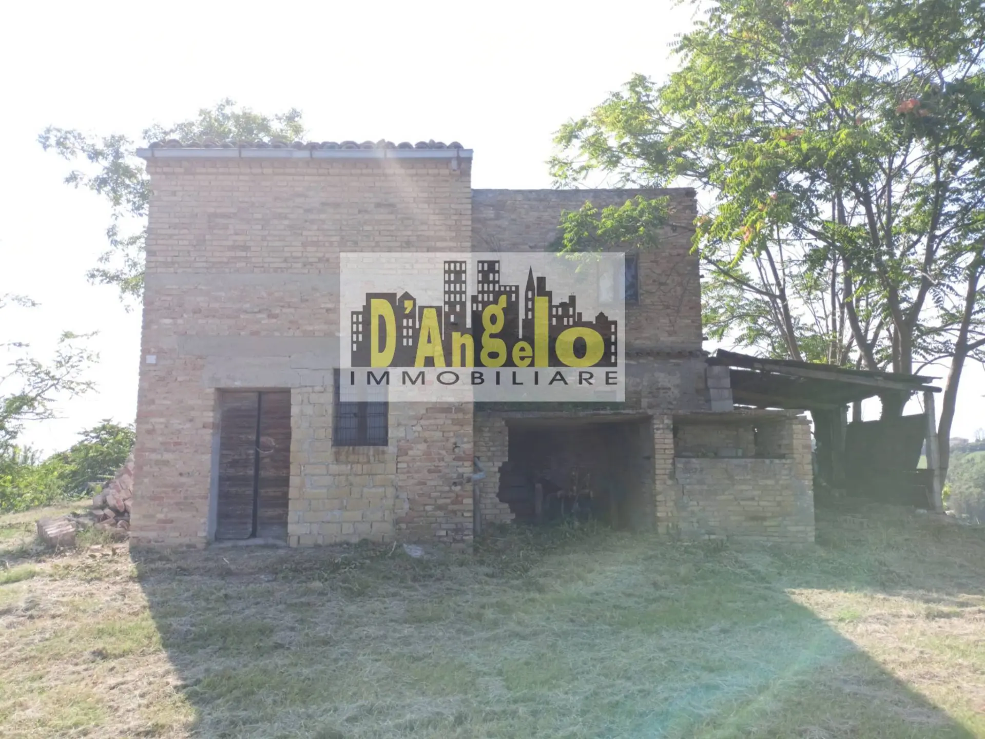 Immagine per Casa indipendente in vendita a Carassai Via Corneto 