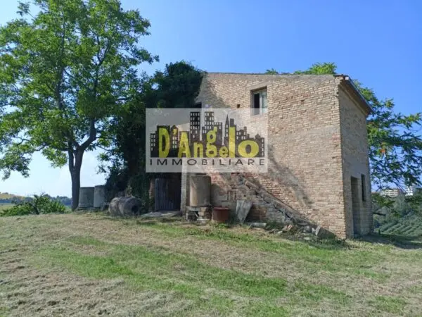 Casa Indipendente via Corneto, Carassai