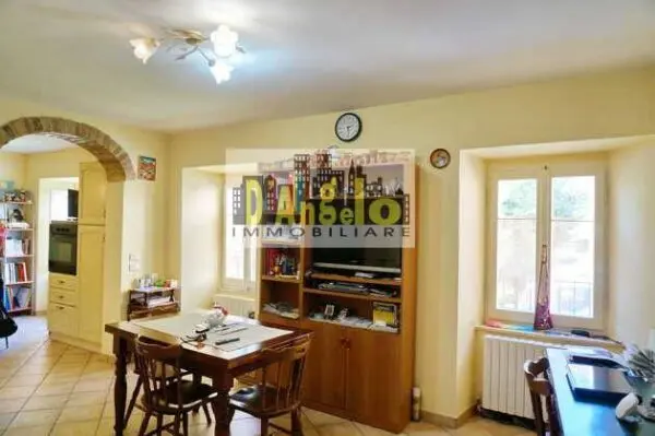Casa Indipendente piazza Vallorani, Offida