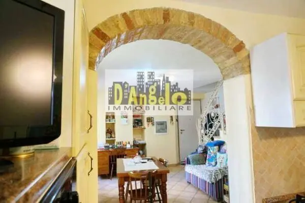 Casa Indipendente piazza Vallorani, Offida