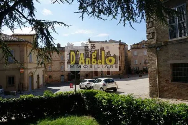 Casa Indipendente piazza Vallorani, Offida