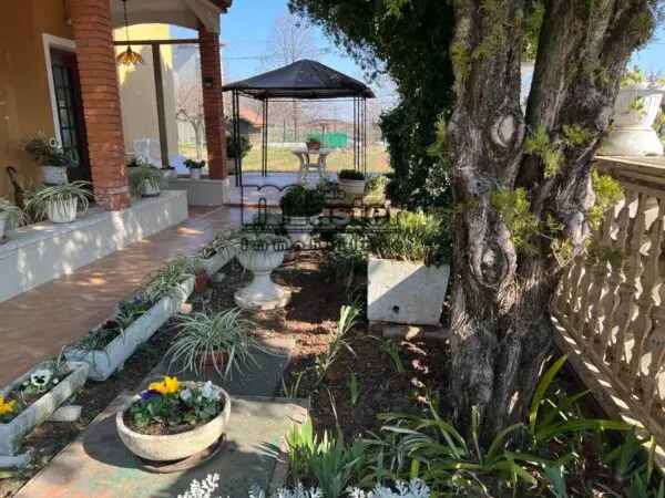 Villa VIA S.LUCA, Paese