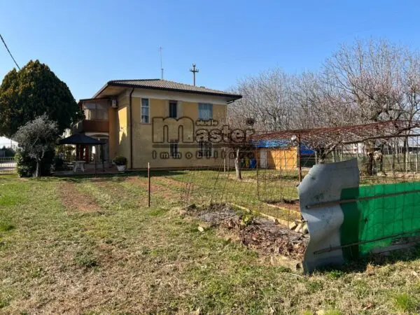Villa VIA S.LUCA, Paese